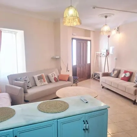 Detached Greek House In The Hearth Of Bazaar Holiday home